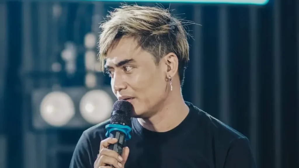 CHARLY BEBASKAN LAGUNYA UNTUK DIBAWAKAN