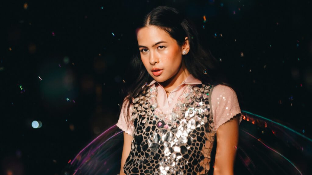 Maudy Ayunda Ajak Pulang ke Diri Sendiri Lewat “Bulan, Bawa Aku Pulang”