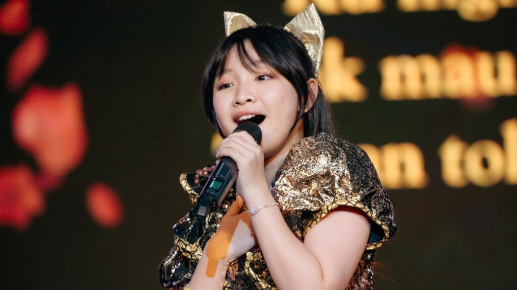 Etenia Croft Bersinar