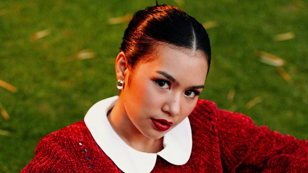 vanessa zee berkaca kaca