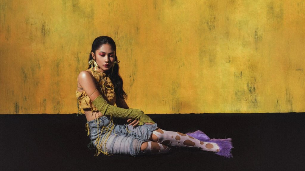 MAISHA KANNA katanya bahagia jatuh cinta