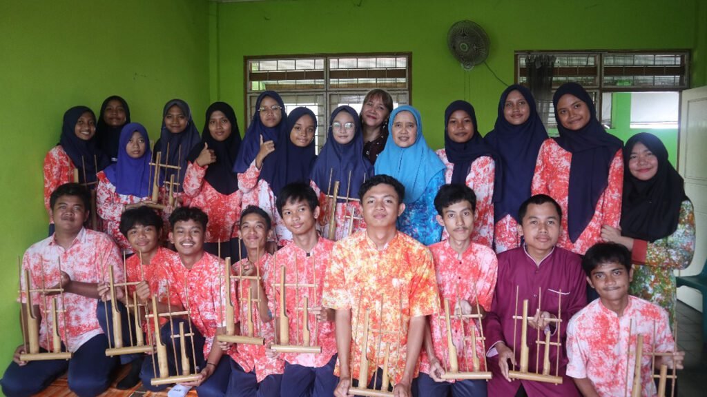 Riset Dosen UNY Buktikan Anak Tunarungu Bisa Bermusik