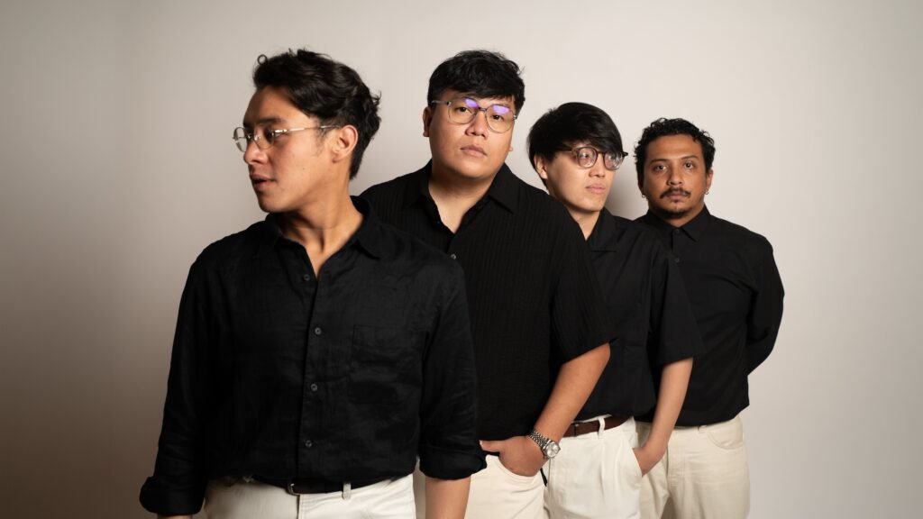 wijaya 80 sal priadi bulan bintang garis menyilang