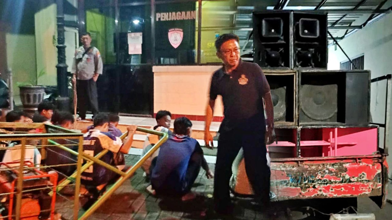 sound horeg lamongan diamankan di Depan Mapolsek