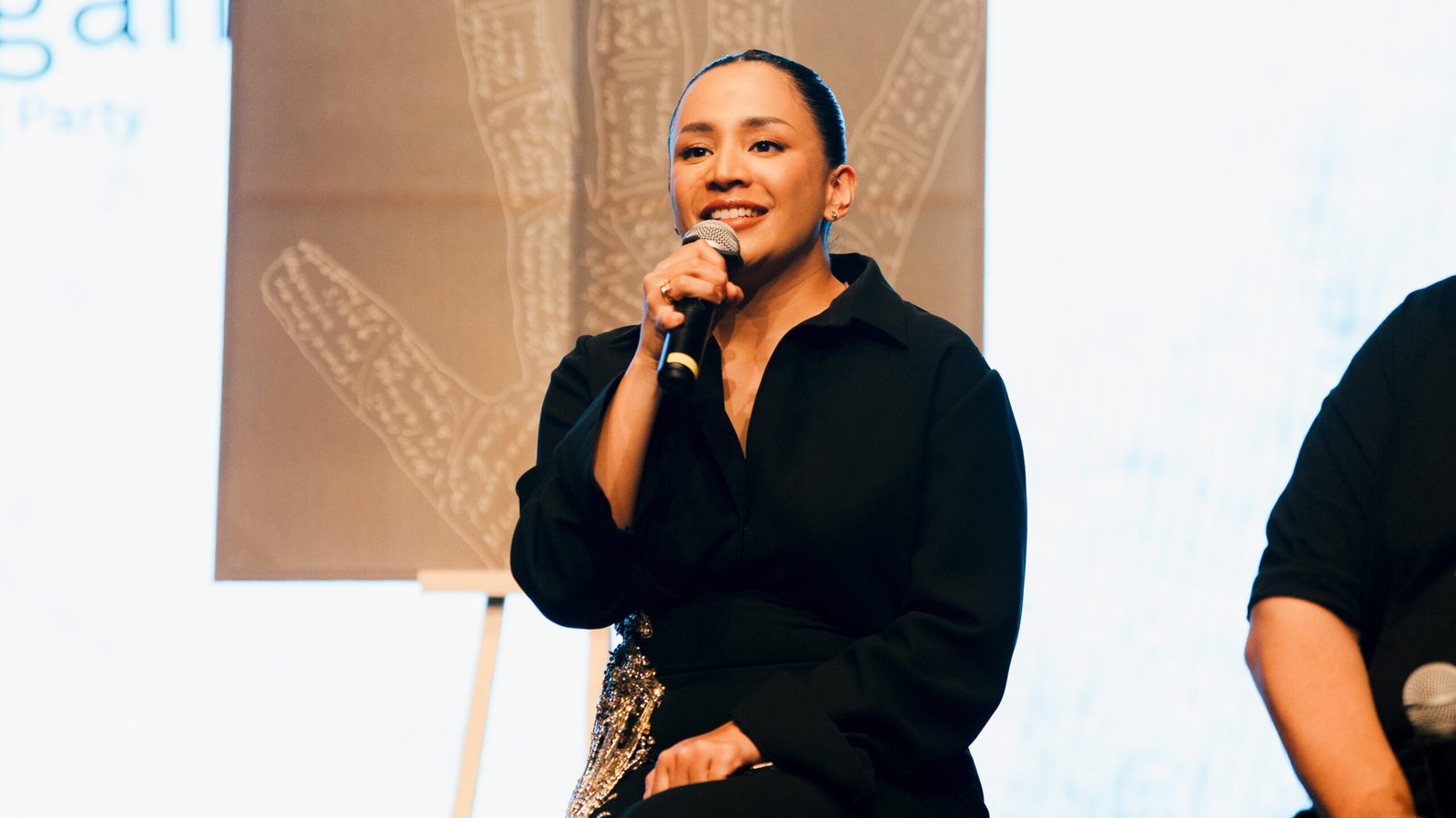 Angel Pieters garis tangan