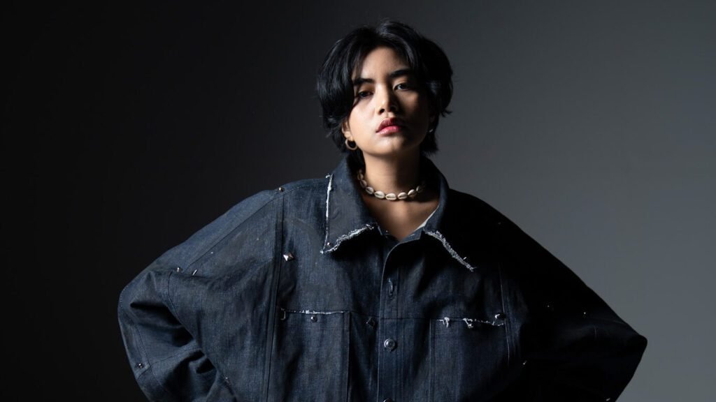 inis somebody to love